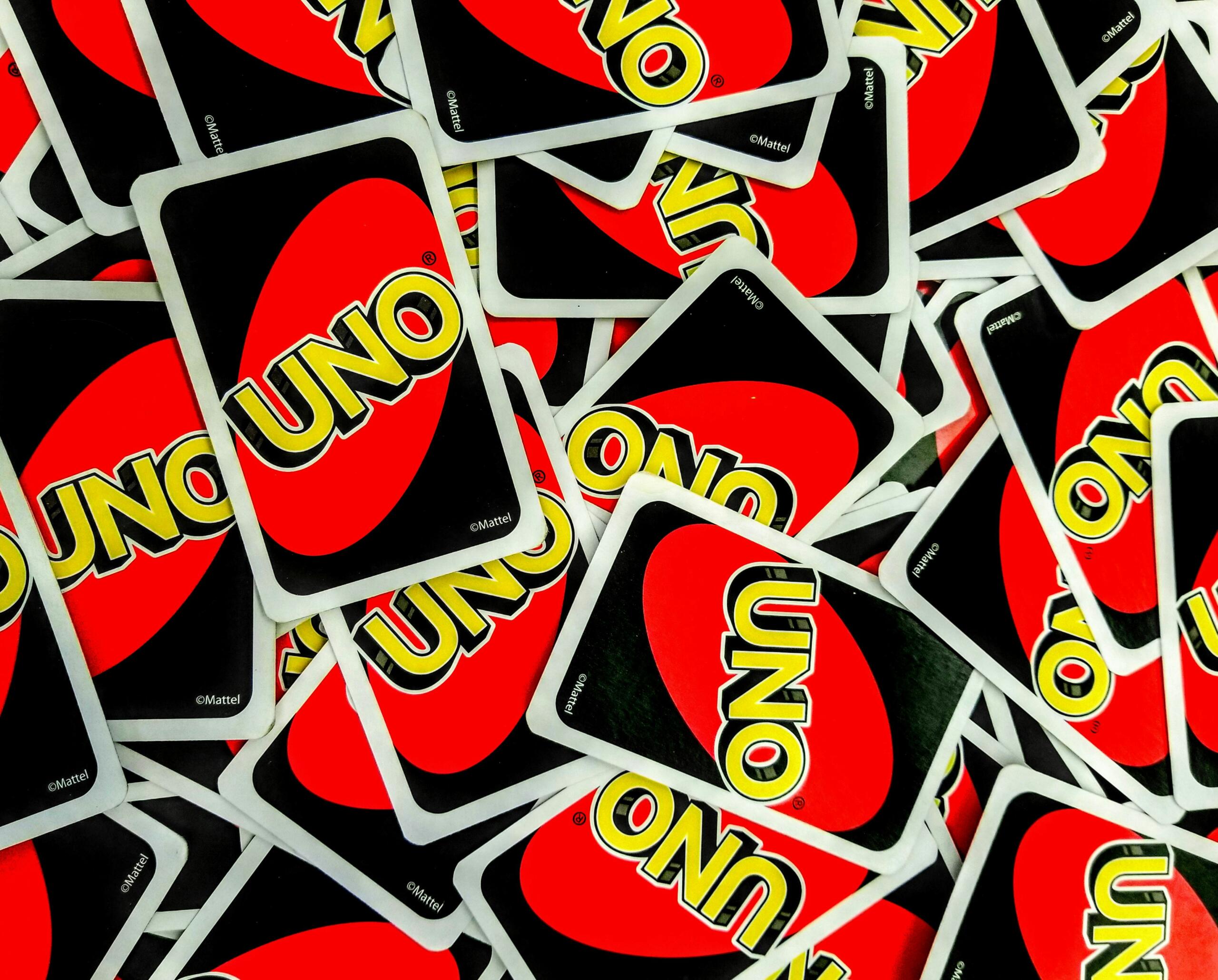 UNO – regler, specialkort, poäng och strategi | Kong